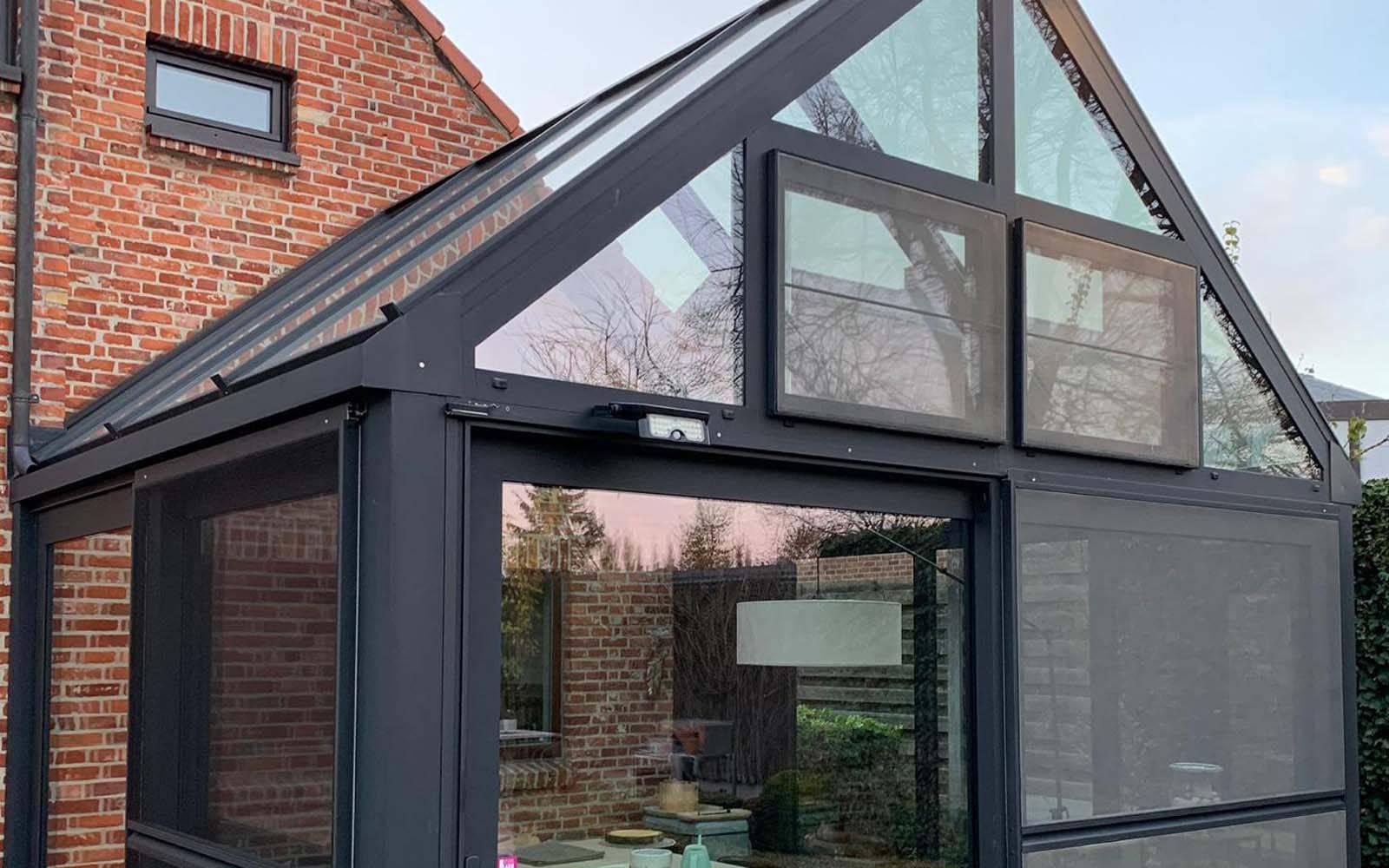 Veranda met zadeldak